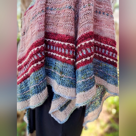 Hand Crafted OOAK Soft Wool Triangular Striped Natural Red Pink Blue Knit Wrap - Picture 7 of 12